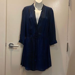 Black and blue tunic dress.